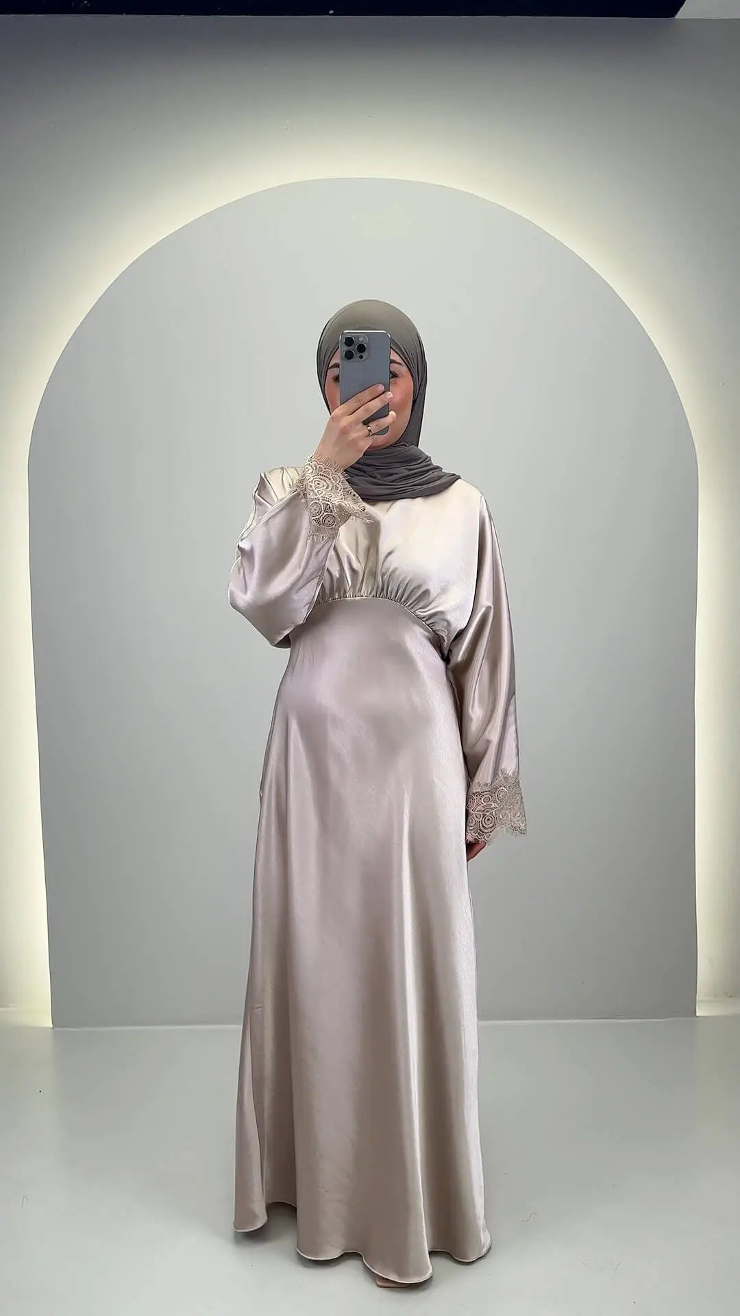 Elisa Abito da sera