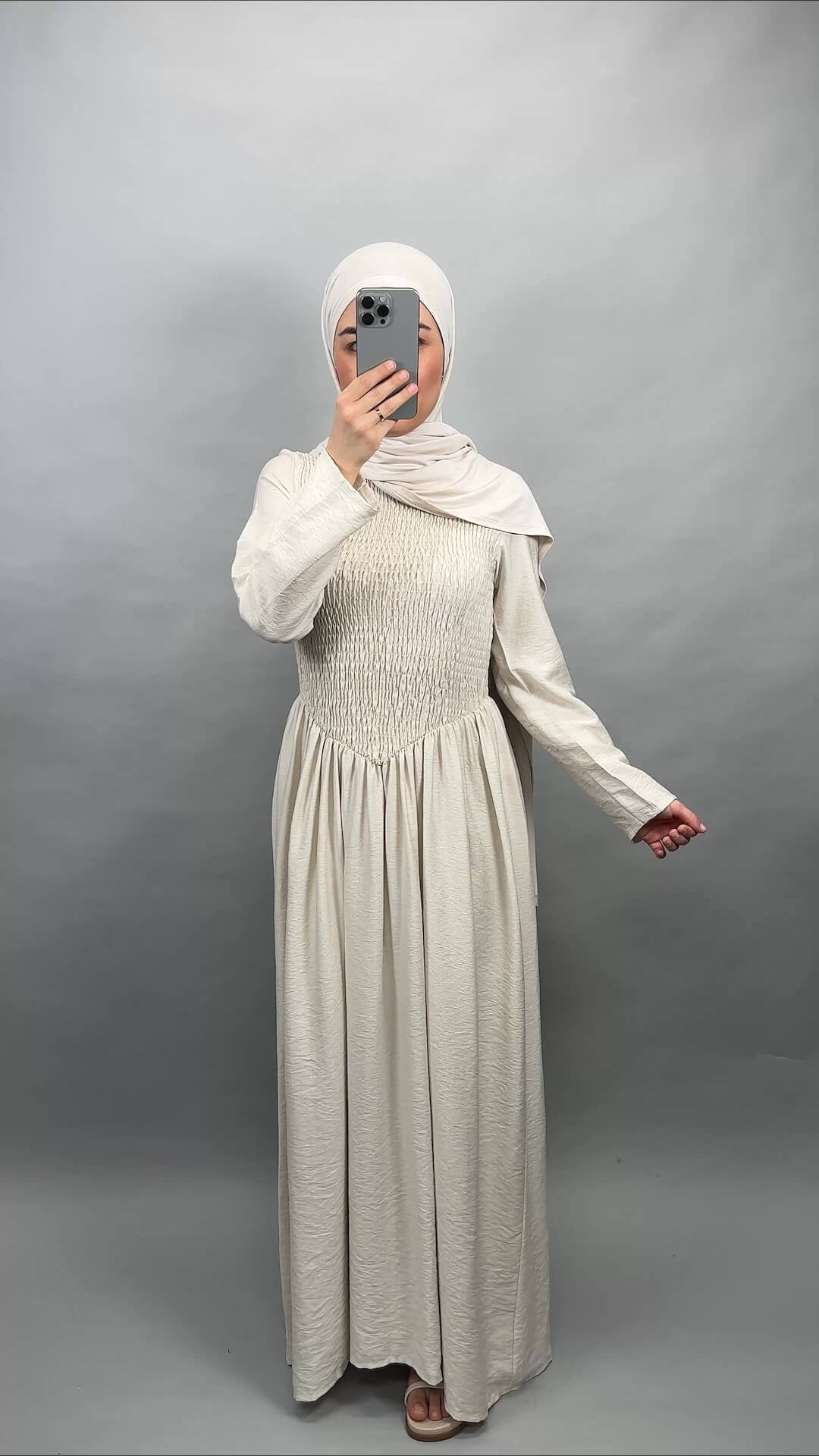 Nalinay Kleid Beige 01