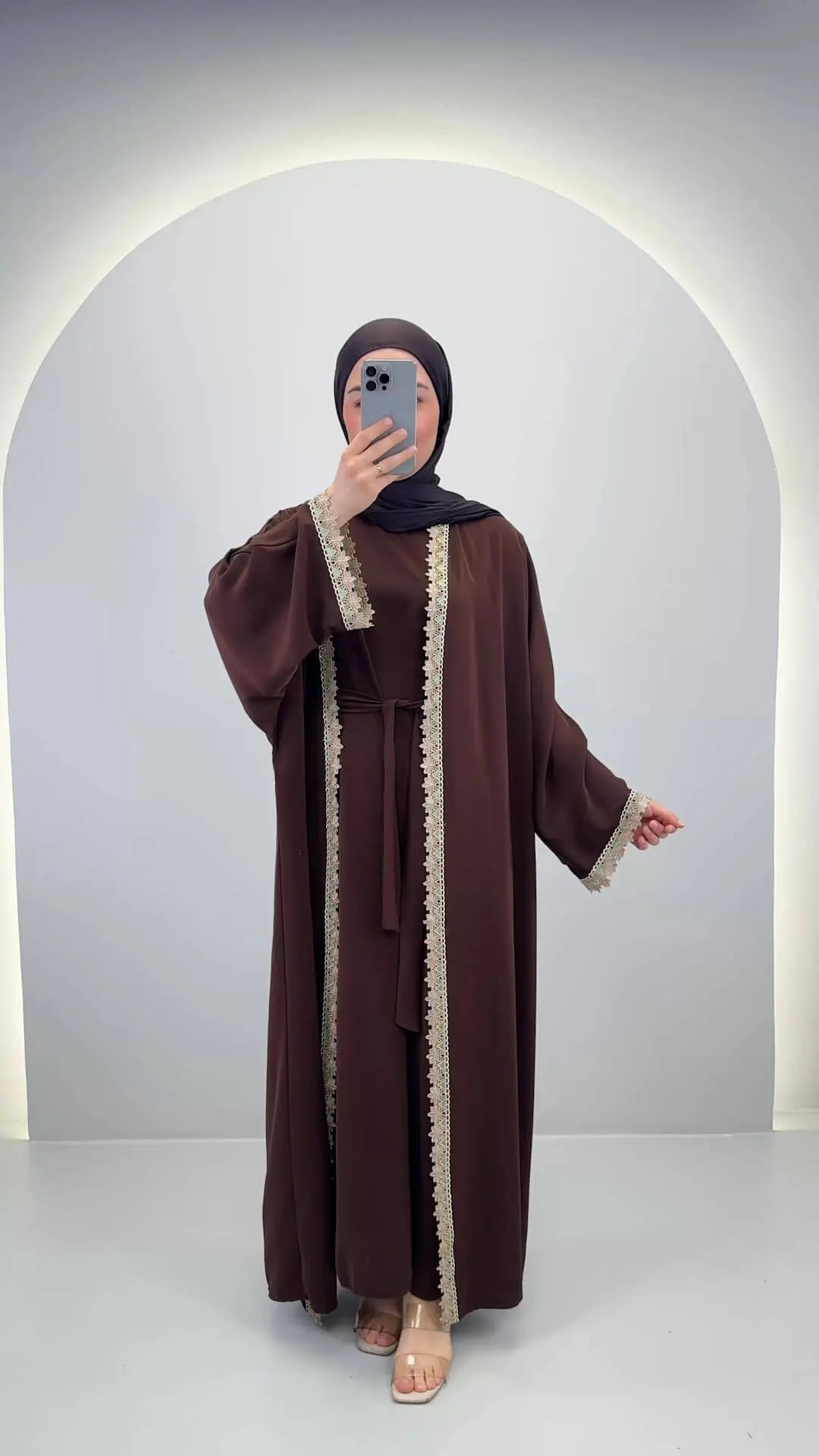 <tc>L</tc>io<tc>m</tc>un Abaya <tc>S</tc>e Braun