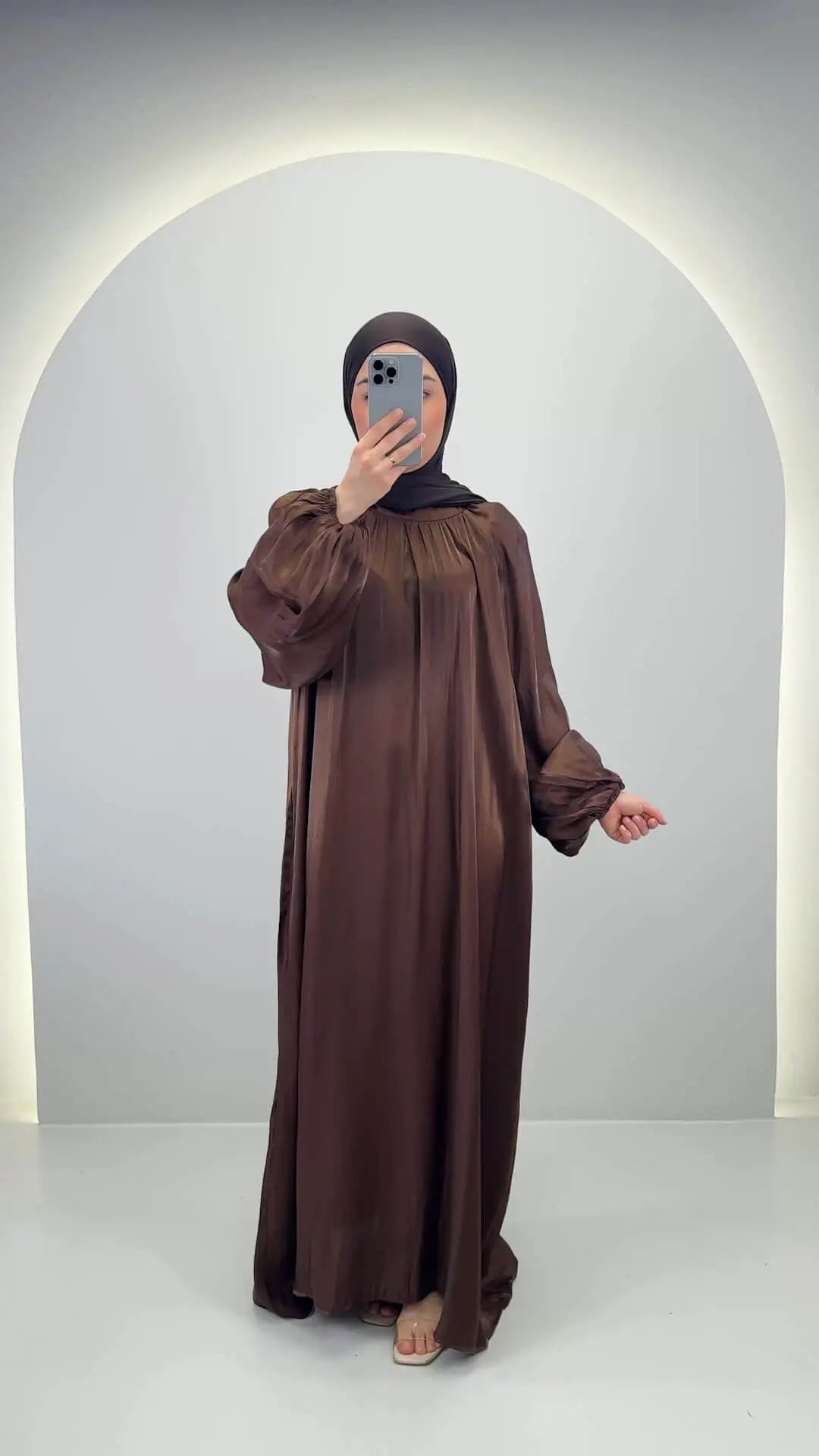 <tc>S</tc>io<tc>m</tc>la Abaya Braun