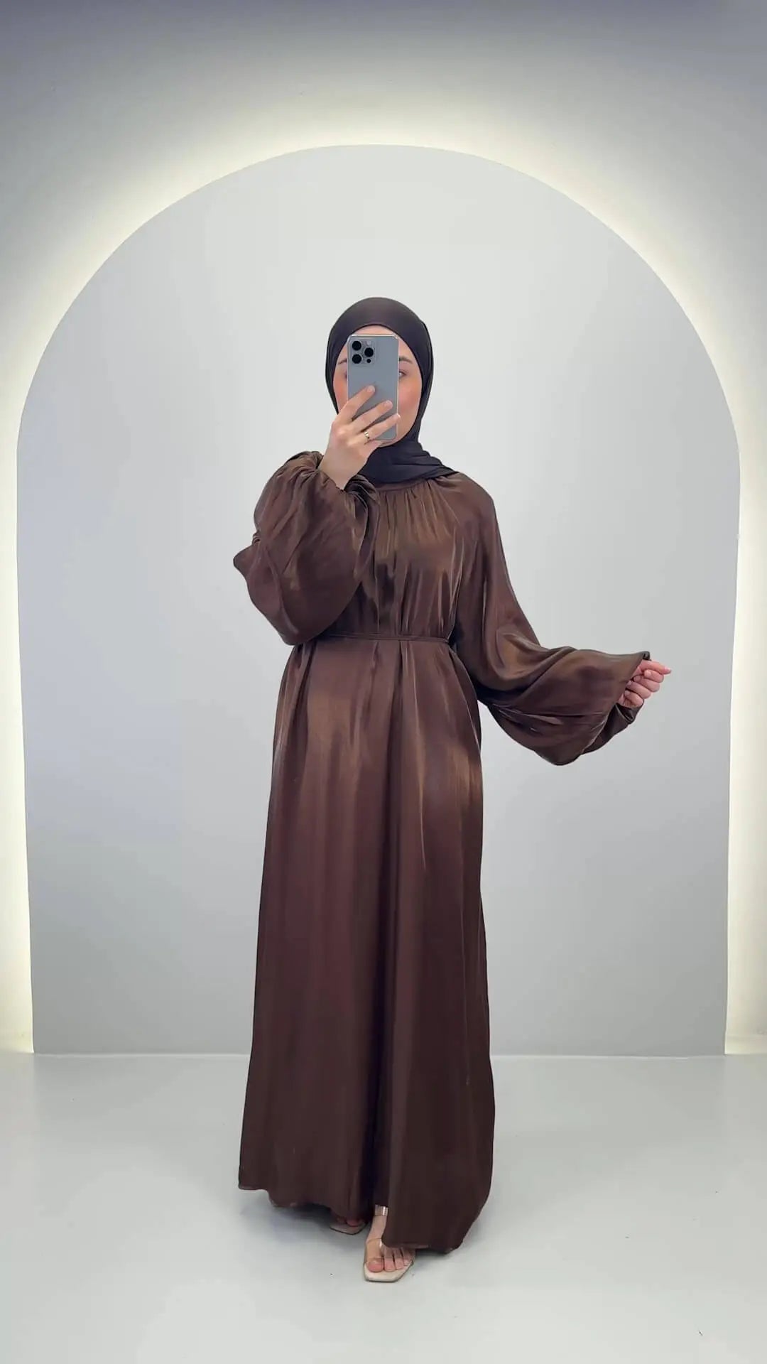 <tc>S</tc>io<tc>m</tc>la Abaya Braun