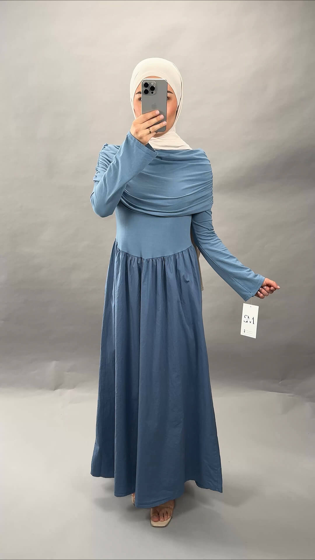 Yelena Kleid Blau